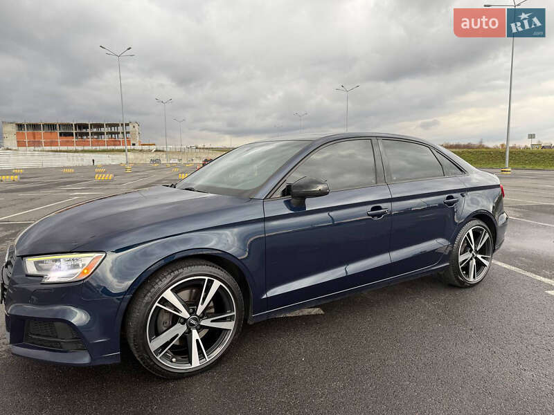 Седан Audi A3 2016 в Львові