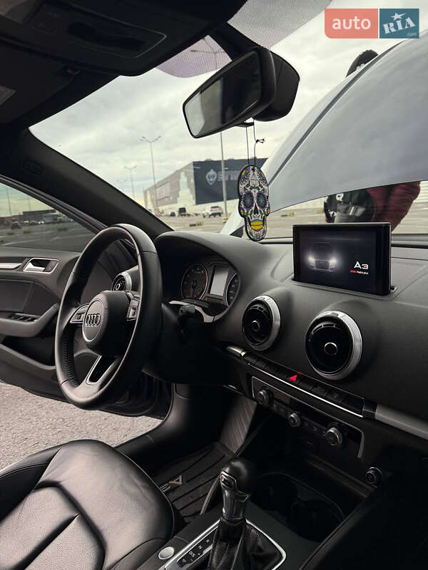Седан Audi A3 2016 в Львові
