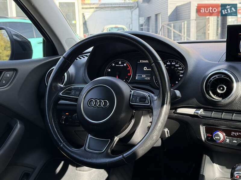 Седан Audi A3 2015 в Киеве