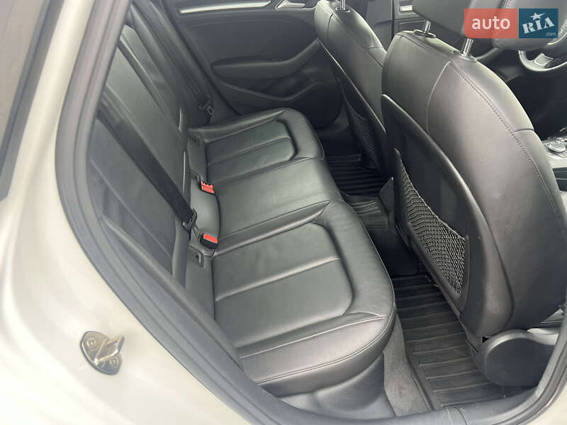 Хэтчбек Audi A3 2016 в Киеве