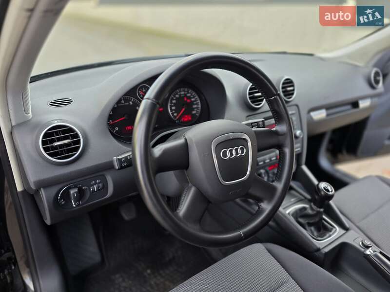Хэтчбек Audi A3 2008 в Луцке фото 28 Хэтчбек Audi A3 2008 в Луцке