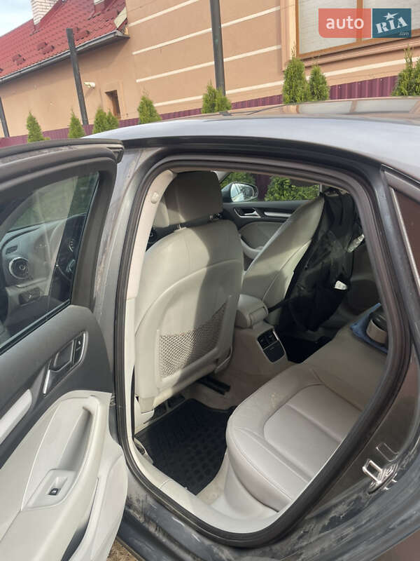 Седан Audi A3 2015 в Виноградове