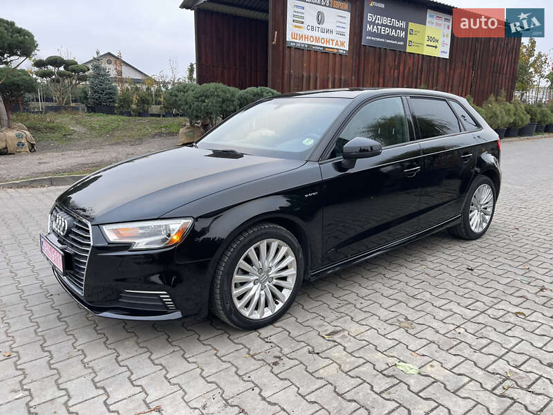 Хетчбек Audi A3 2017 в Луцьку фото 5 Хетчбек Audi A3 2017 в Луцьку