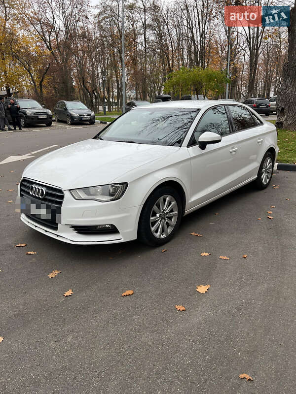 Хэтчбек Audi A3 2015 в Харькове