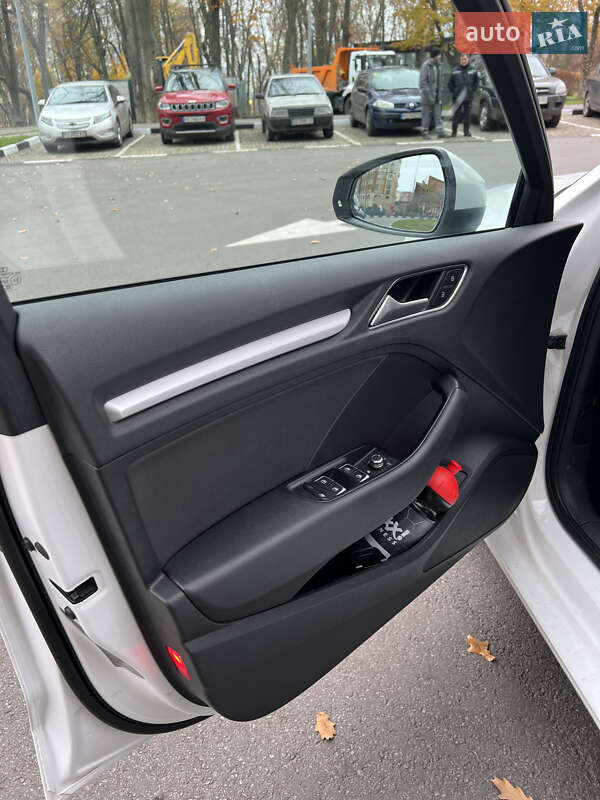 Хетчбек Audi A3 2015 в Харкові