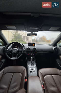 Седан Audi A3 2018 в Днепре