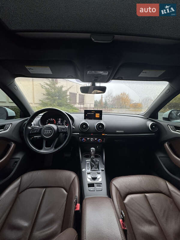 Седан Audi A3 2018 в Дніпрі