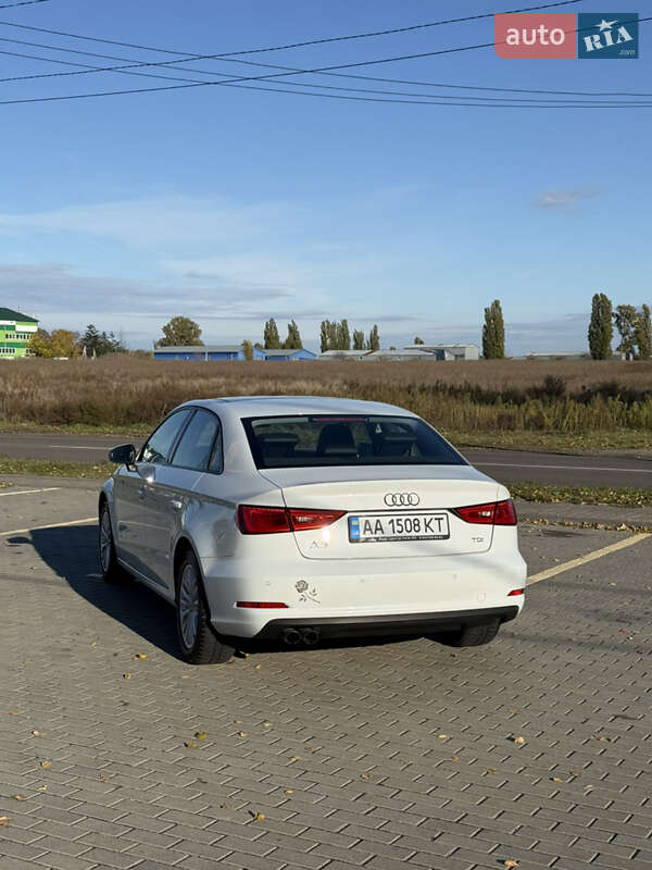 Седан Audi A3 2016 в Киеве