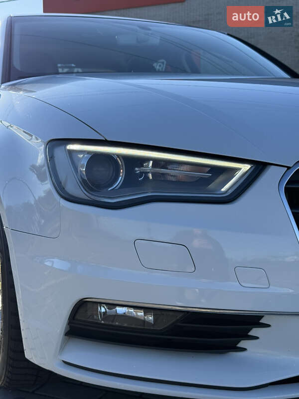 Седан Audi A3 2016 в Киеве