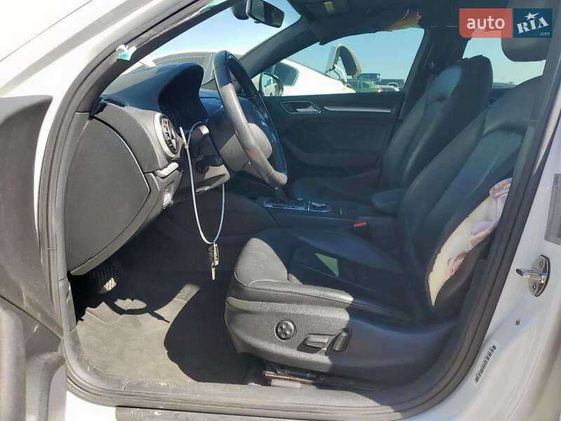 Седан Audi A3 2016 в Львове