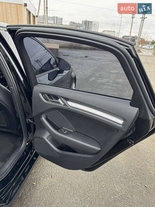 Седан Audi A3 2015 в Киеве