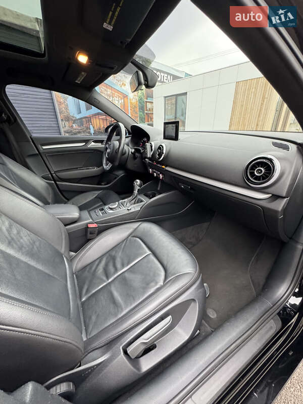 Седан Audi A3 2015 в Киеве