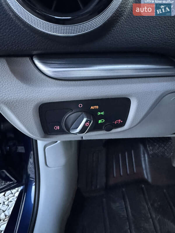 Седан Audi A3 2015 в Ивано-Франковске