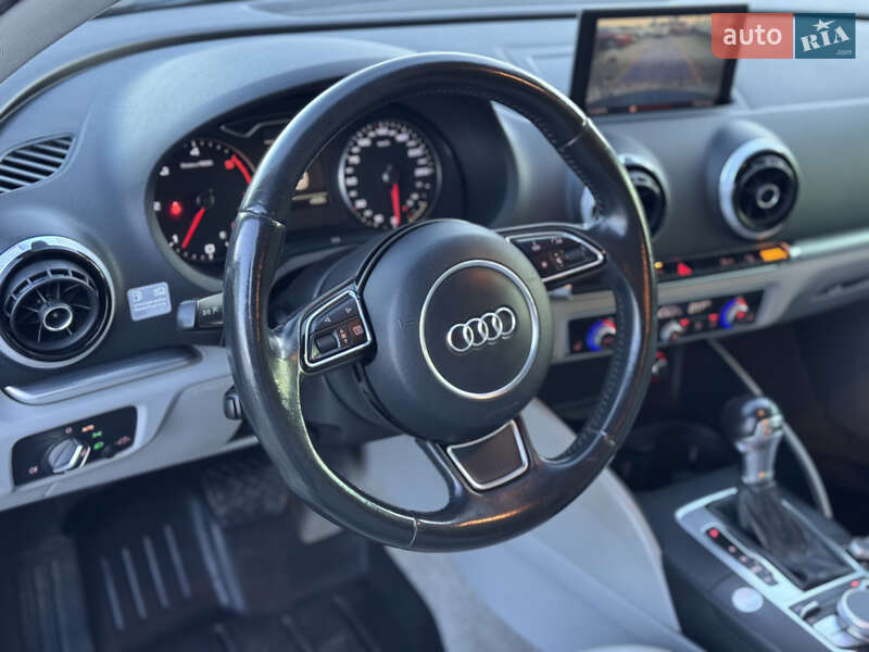 Седан Audi A3 2015 в Ивано-Франковске