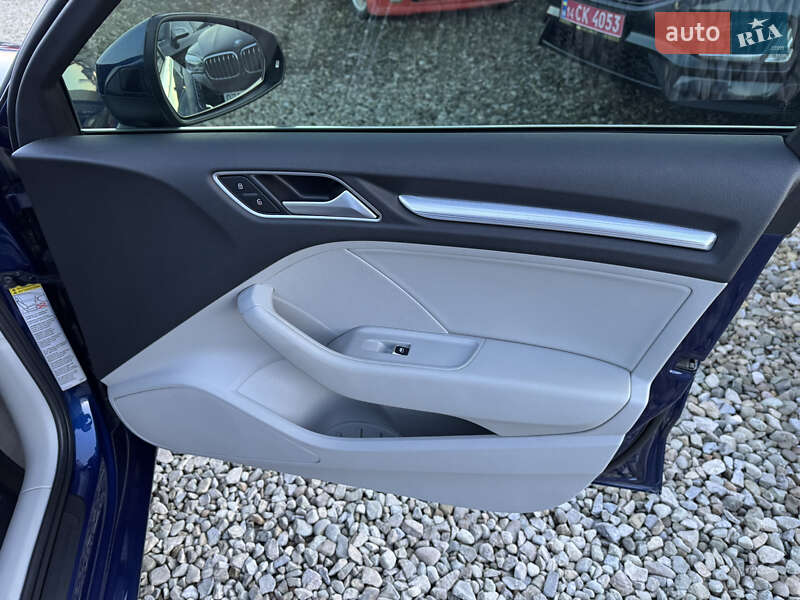 Седан Audi A3 2015 в Ивано-Франковске