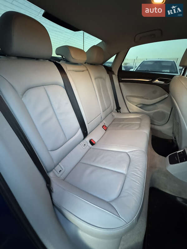 Седан Audi A3 2015 в Ивано-Франковске