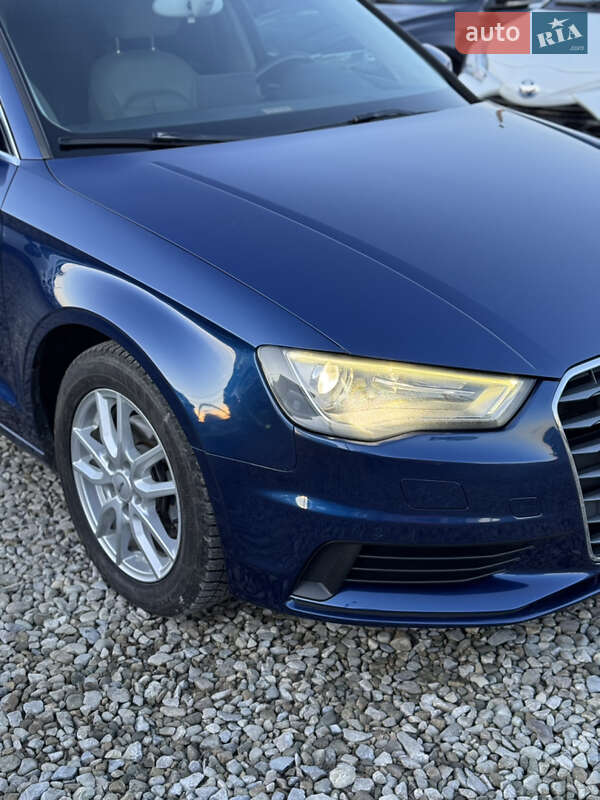 Седан Audi A3 2015 в Ивано-Франковске