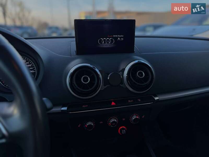 Седан Audi A3 2015 в Львове
