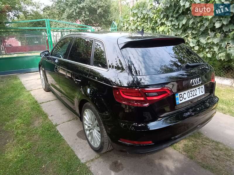 Хэтчбек Audi A3 2016 в Львове