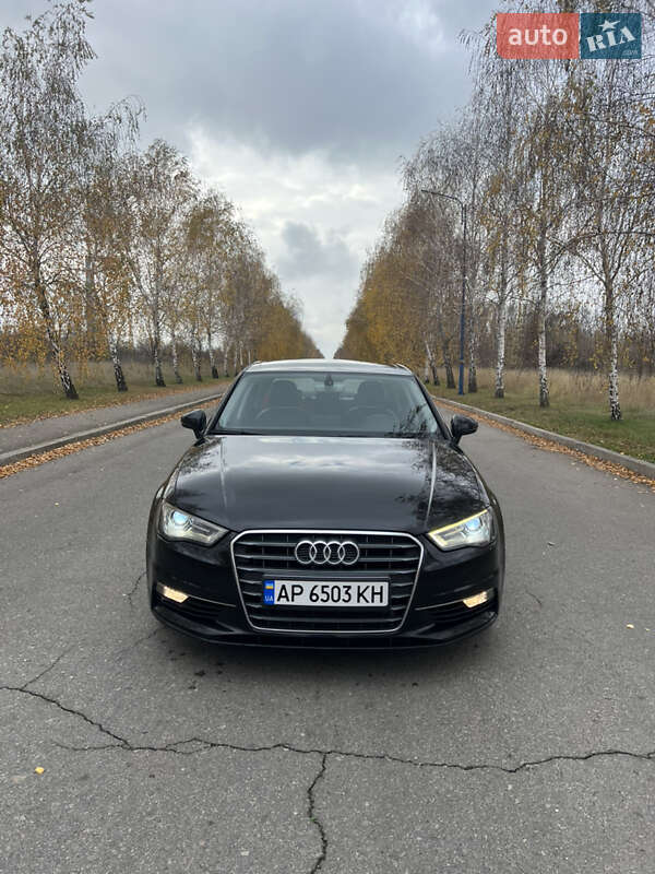 Седан Audi A3 2016 в Запорожье