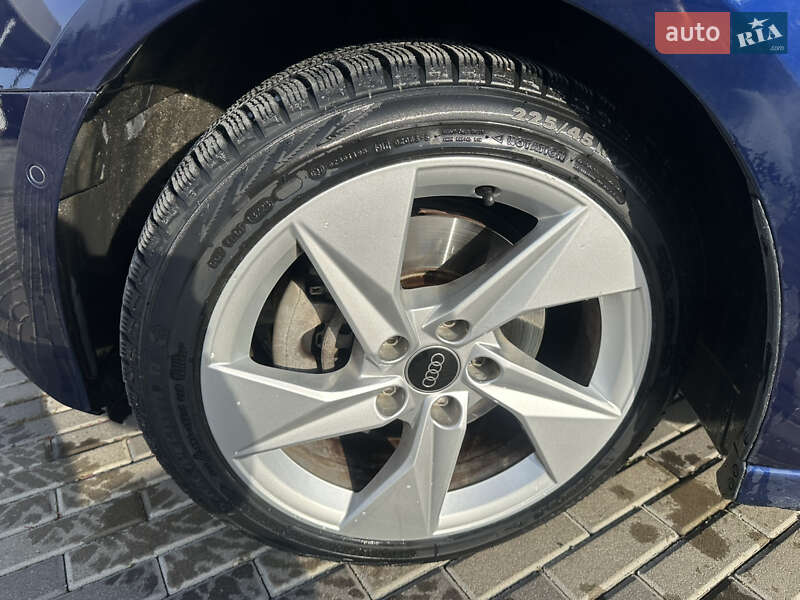 Седан Audi A3 2022 в Вишневому фото 5 Седан Audi A3 2022 в Вишневому