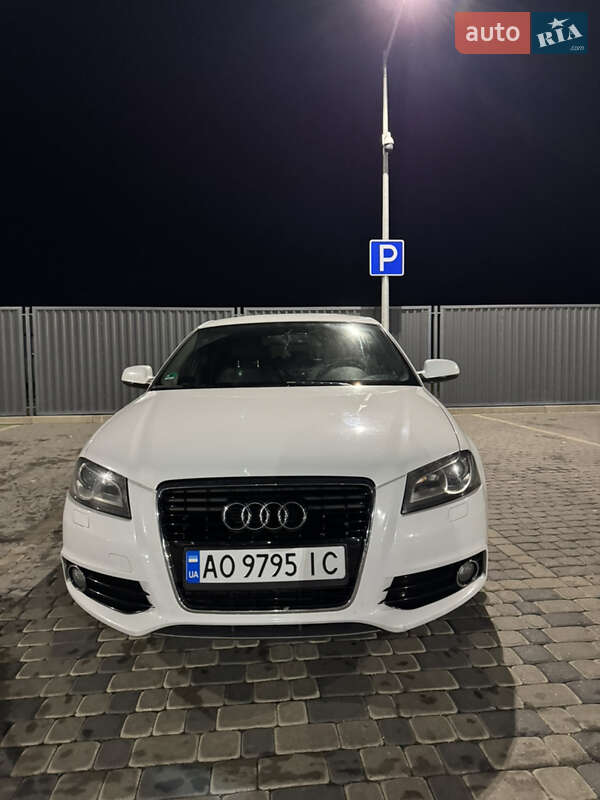 Хэтчбек Audi A3 2011 в Мукачево