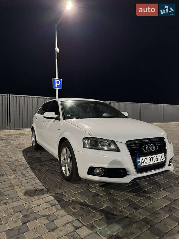 Хэтчбек Audi A3 2011 в Мукачево