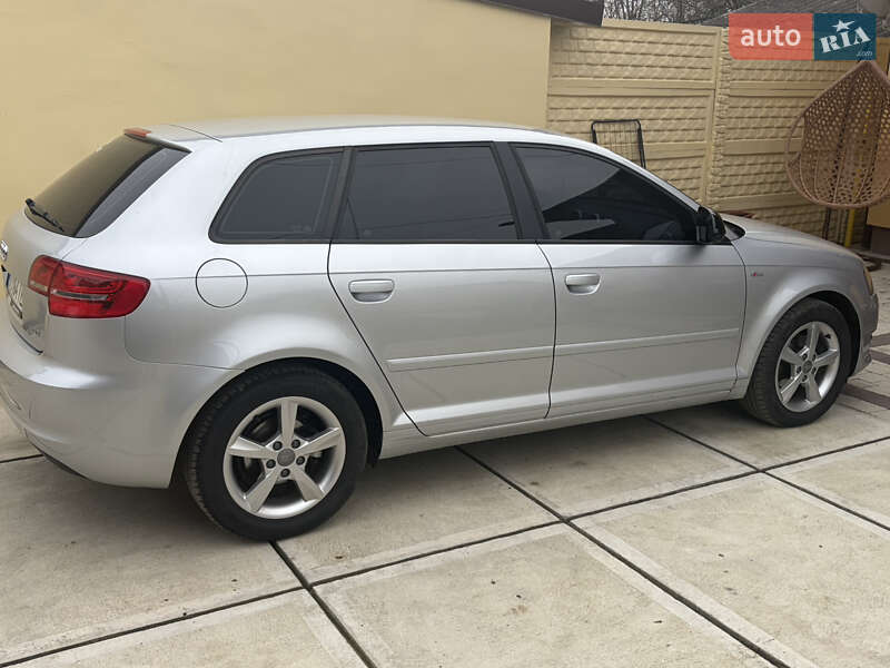 Хетчбек Audi A3 2010 в Береговому фото 3 Хетчбек Audi A3 2010 в Береговому