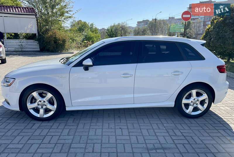 Хэтчбек Audi A3 2017 в Запорожье