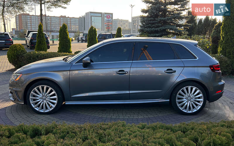 Хэтчбек Audi A3 2015 в Львове