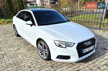 Седан Audi A3 2017 в Ровно