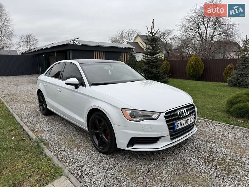 Седан Audi A3 2015 в Киеве
