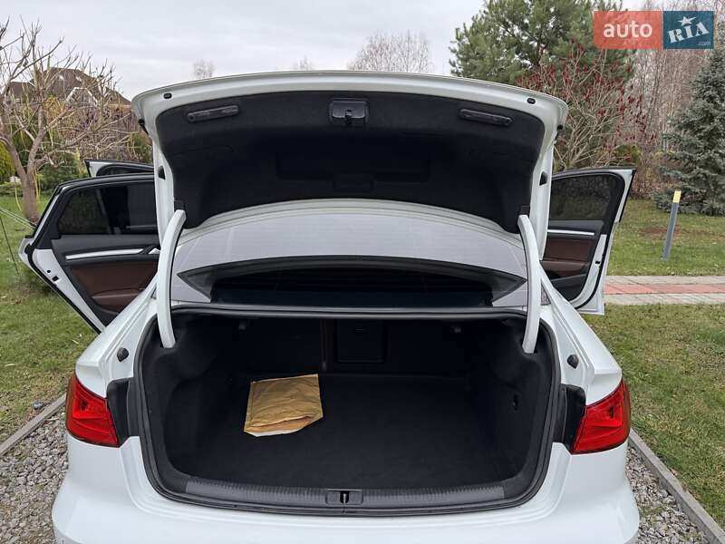 Седан Audi A3 2015 в Киеве