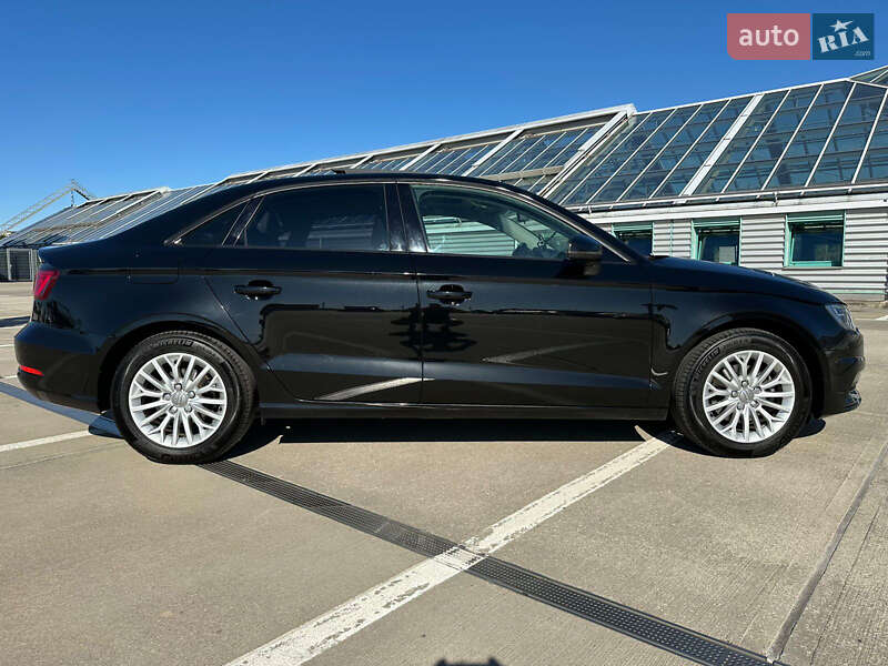 Седан Audi A3 2016 в Виннице