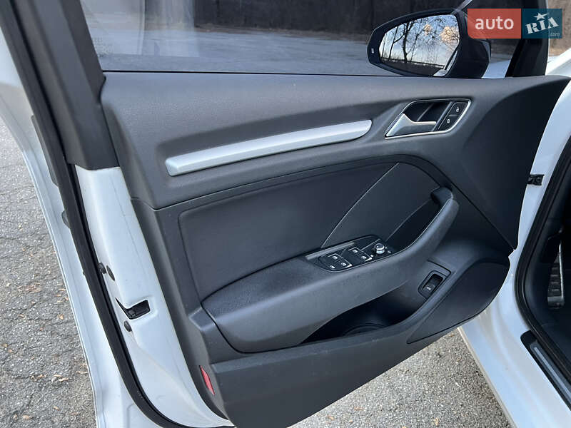 Седан Audi A3 2016 в Києві