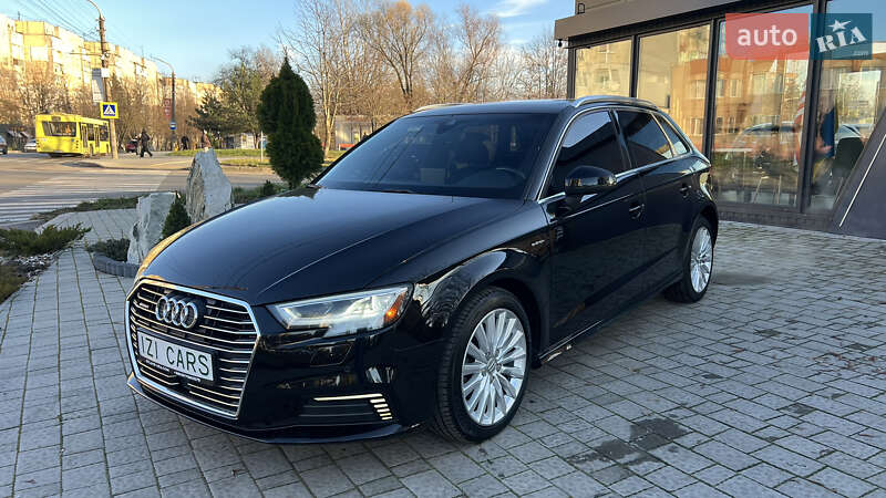 Хэтчбек Audi A3 2017 в Львове