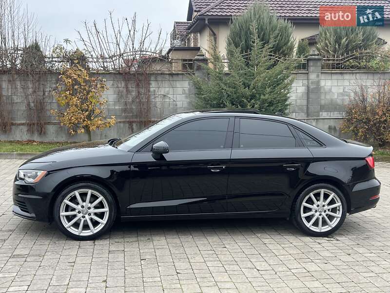Седан Audi A3 2015 в Рівному