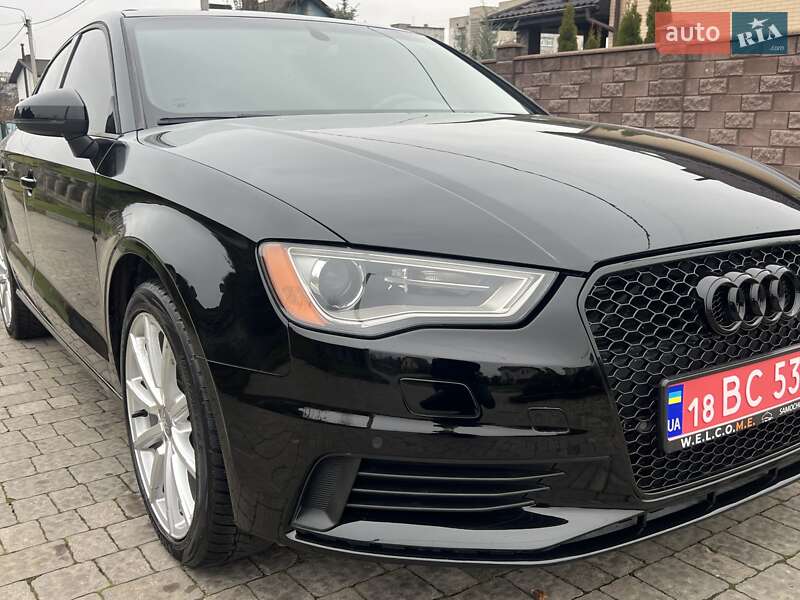 Седан Audi A3 2015 в Рівному