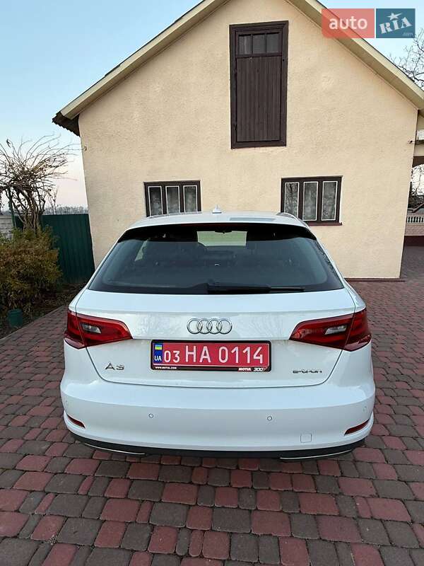 Хетчбек Audi A3 2016 в Ірпені