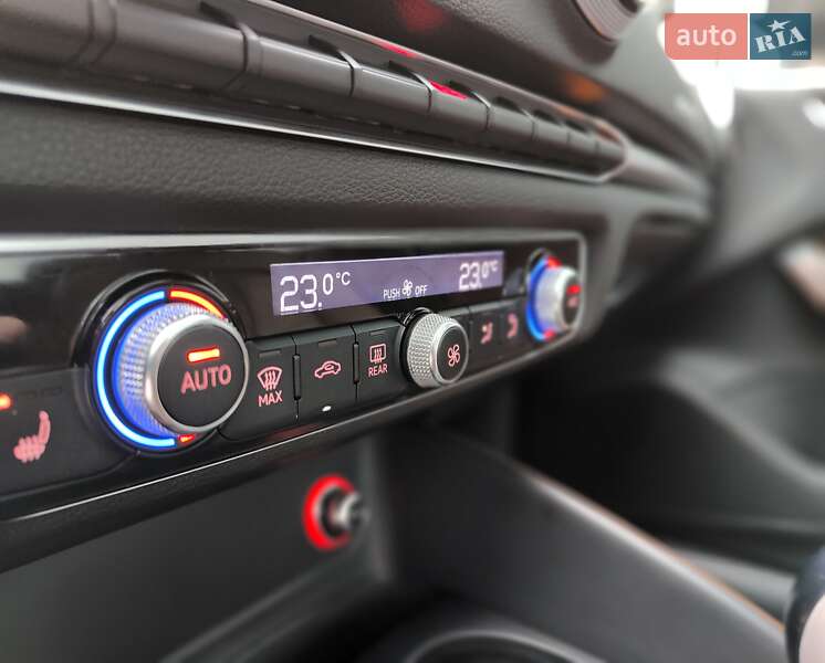 Седан Audi A3 2015 в Києві