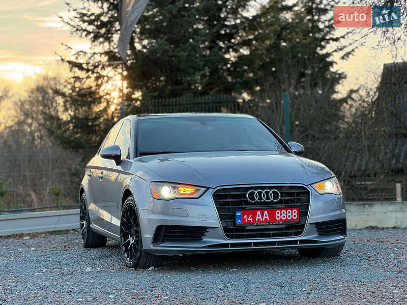 Седан Audi A3 2016 в Дрогобичі