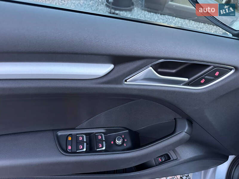 Седан Audi A3 2016 в Дрогобичі