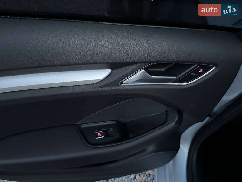 Седан Audi A3 2016 в Дрогобичі