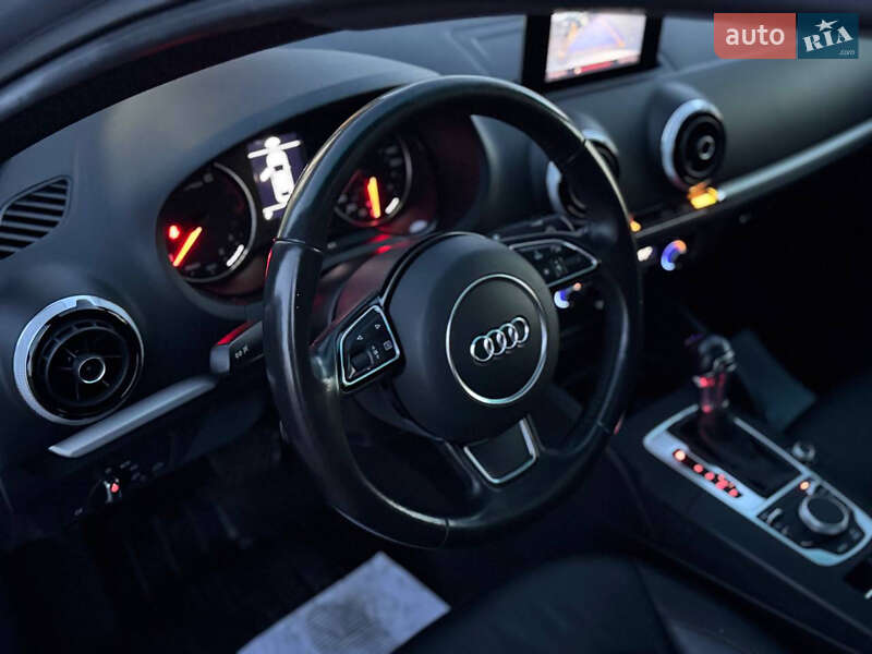 Седан Audi A3 2016 в Дрогобичі