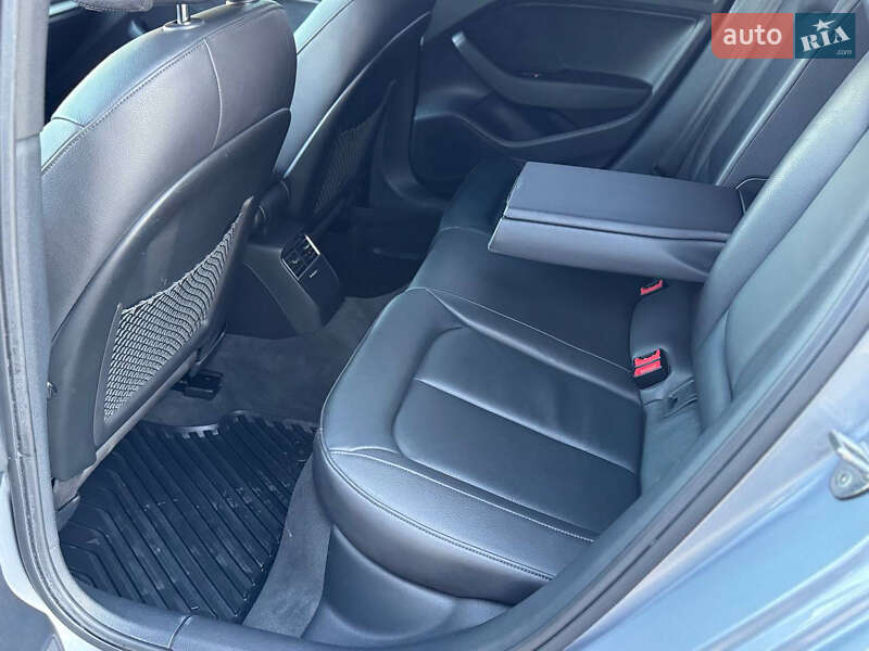 Седан Audi A3 2016 в Дрогобичі