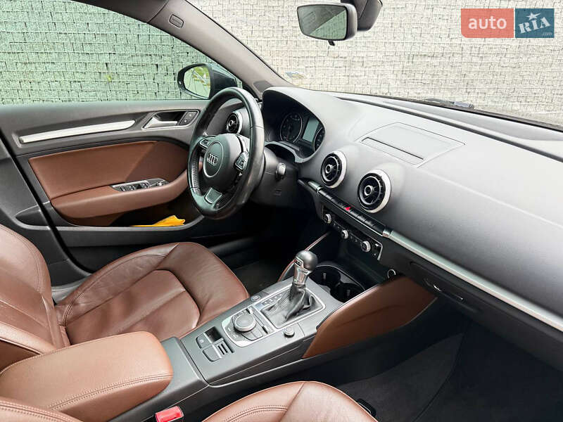 Седан Audi A3 2016 в Луцьку