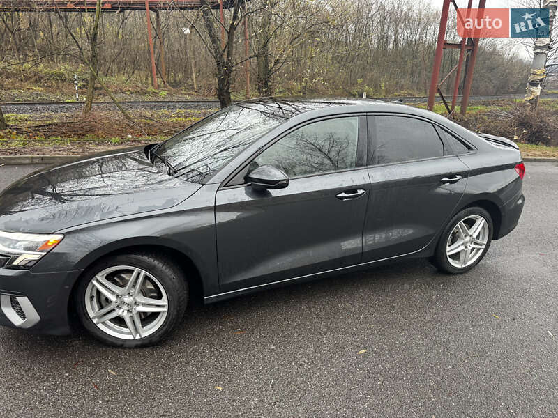 Седан Audi A3 2024 в Чернівцях