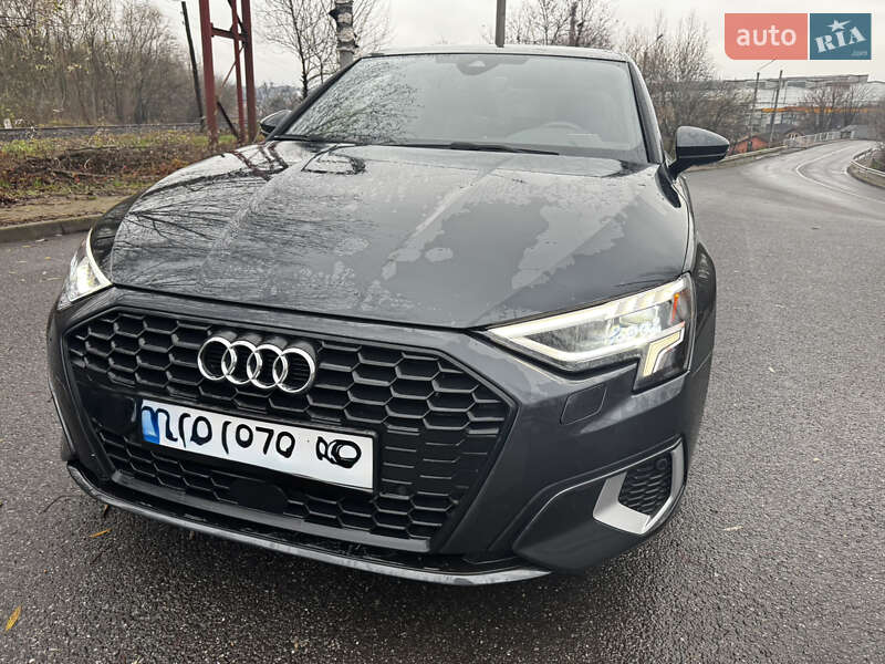 Седан Audi A3 2024 в Чернівцях