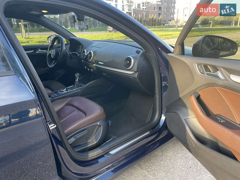 Седан Audi A3 2016 в Львові