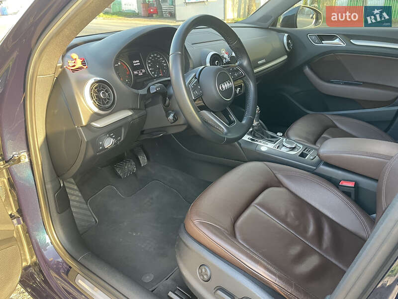 Седан Audi A3 2016 в Львові